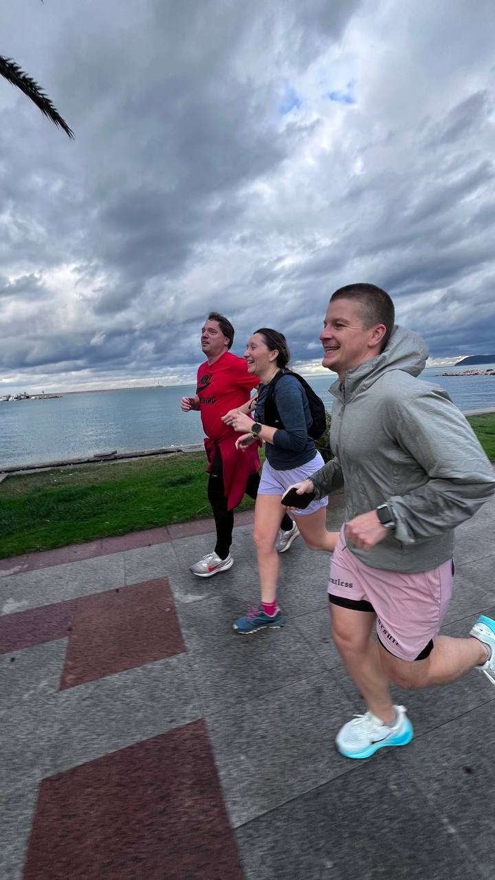 🌤️ Субботний EasyRun: сквозь грозу — к солнцу, морю и кофе!